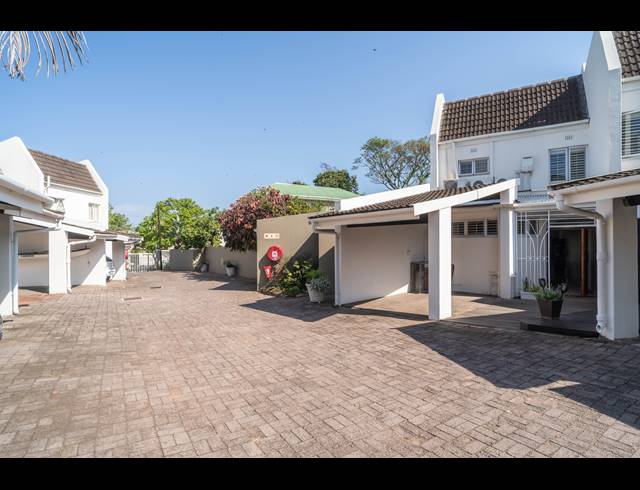 2 BEDROOM DUPLEX FOR SALE IN UMHLANGA CENTRAL